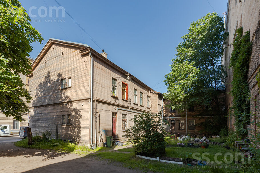 Čaka 112, Rīga — maja