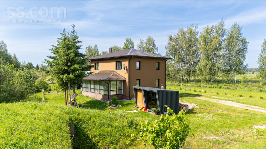 Cālīši, Jelgava un raj., Jelgava — maja