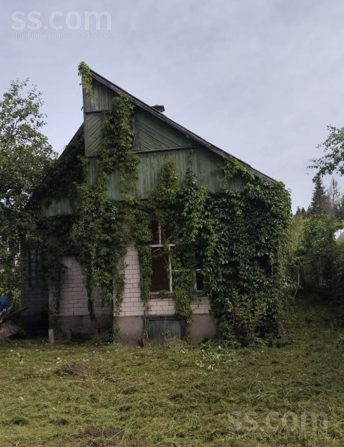 Bērziņi, Daugavpils un raj., Šēderes pag. — maja