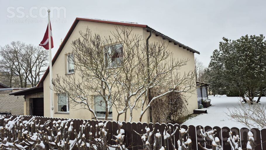 1.Maija iela 1, Bauska un raj., Bauska — maja