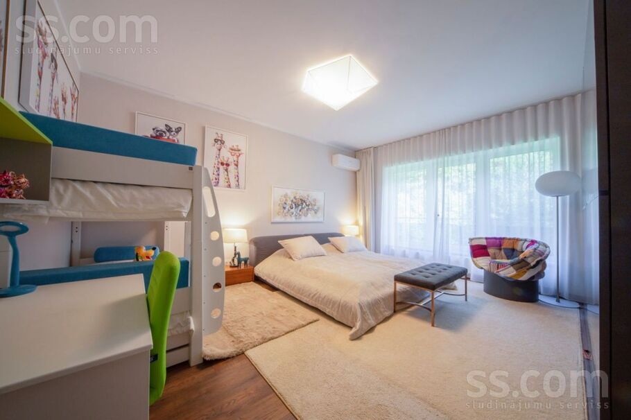 Ezeru iela 17, Jūrmala — maja