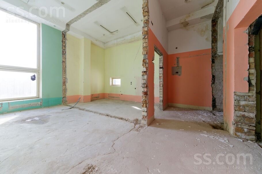 Eizenšteina 57/1, Rīga — maja