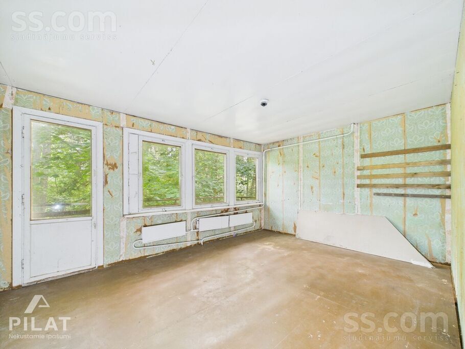 Roja, Roja, Talsi un raj., Rojas pag. — maja