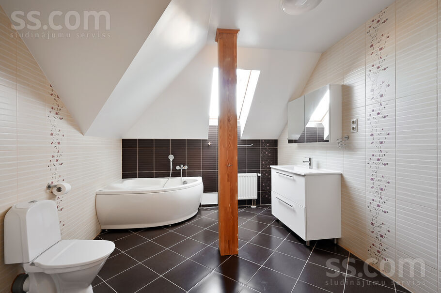 Upeņu iela 2, Rāmava, Rīgas rajons, Ķekavas pag. — maja