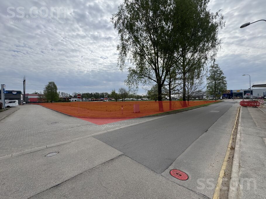 Ulmaņa g., Rīga — zeme