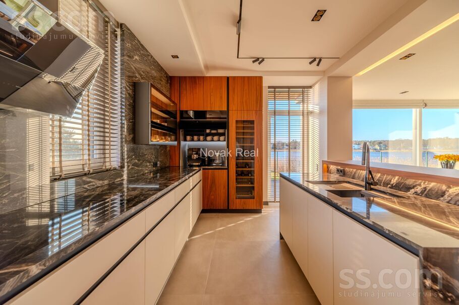 Laipu iela 2, Jūrmala — maja