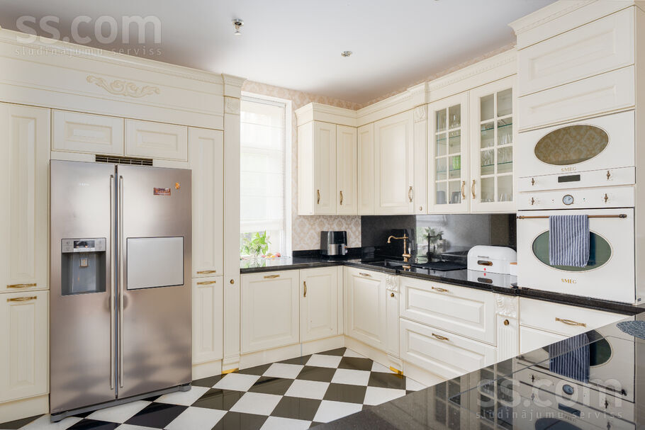 Poruka, Rīga — maja