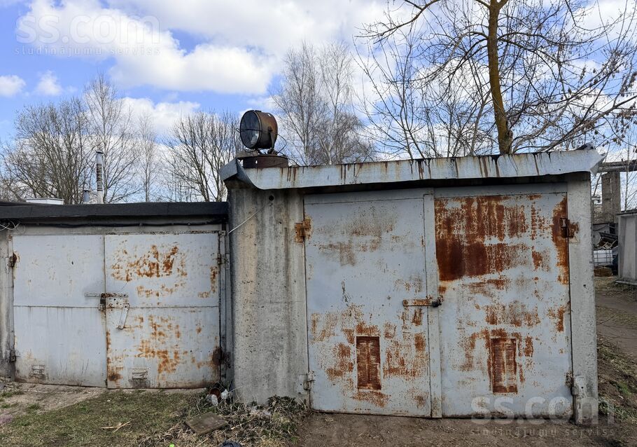 Zasulauka 31, Rīga, Šampēteris-Pleskodāle — telpa