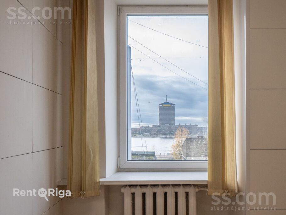 Lastādijas 42, Rīga — maja