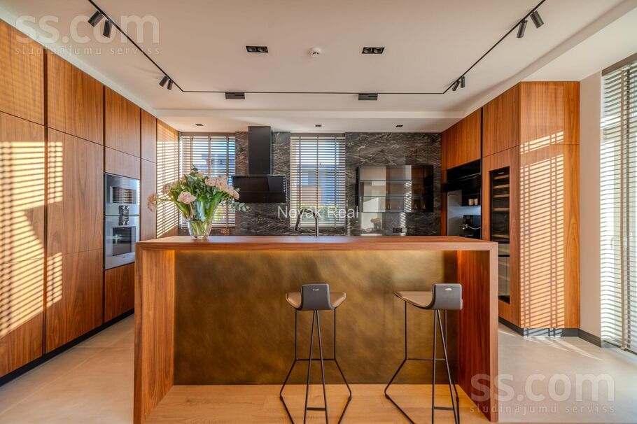 Laipu iela 2, Jūrmala — maja