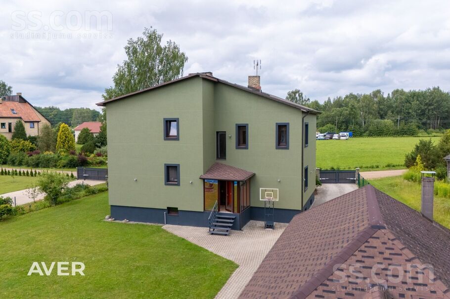 Lakstīgalu iela 32, Skrīveri, Aizkraukle un raj., Skrīveru pag. — maja