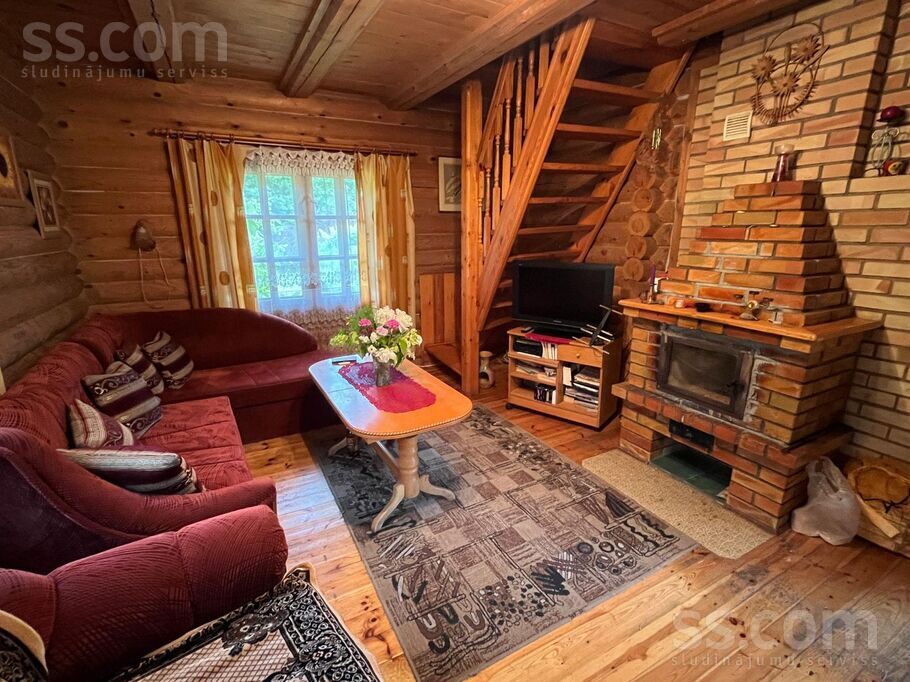 Saulgrieži, Klārmuiža, Talsi un raj., Dundagas pag. — maja