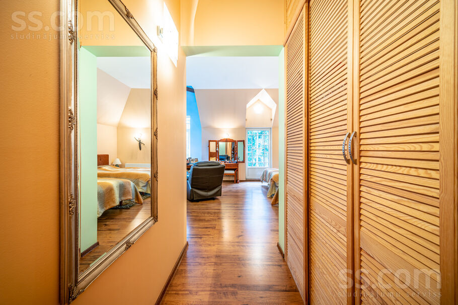 Edinburgas, Jūrmala — maja