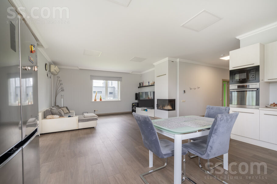 Silaputniņu iela, Mārupe, Rīgas rajons, Mārupes pag. — maja