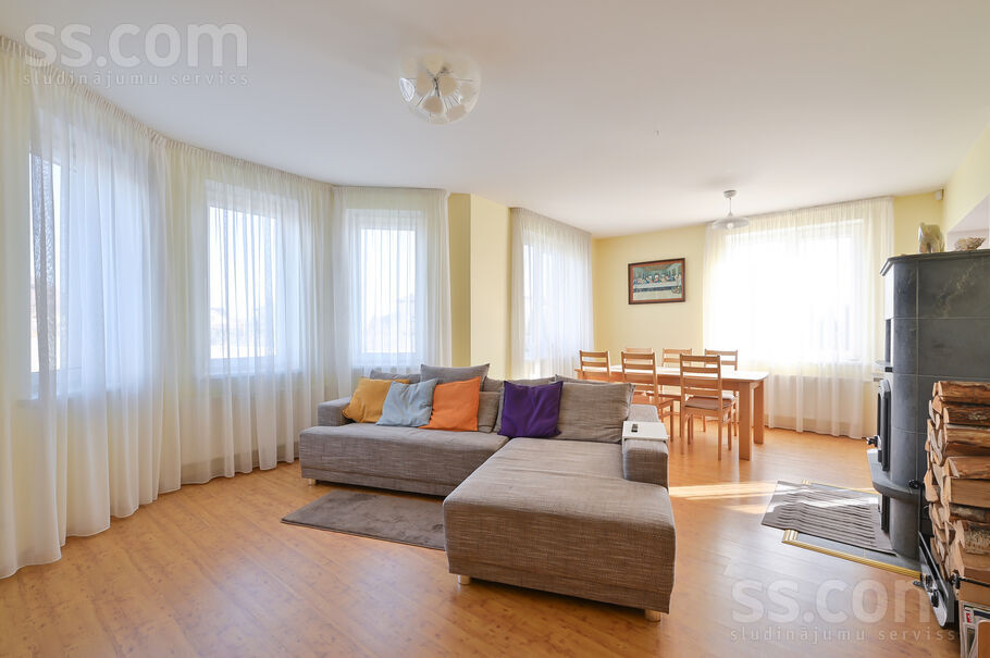 Upeņu iela 2, Rāmava, Rīgas rajons, Ķekavas pag. — maja