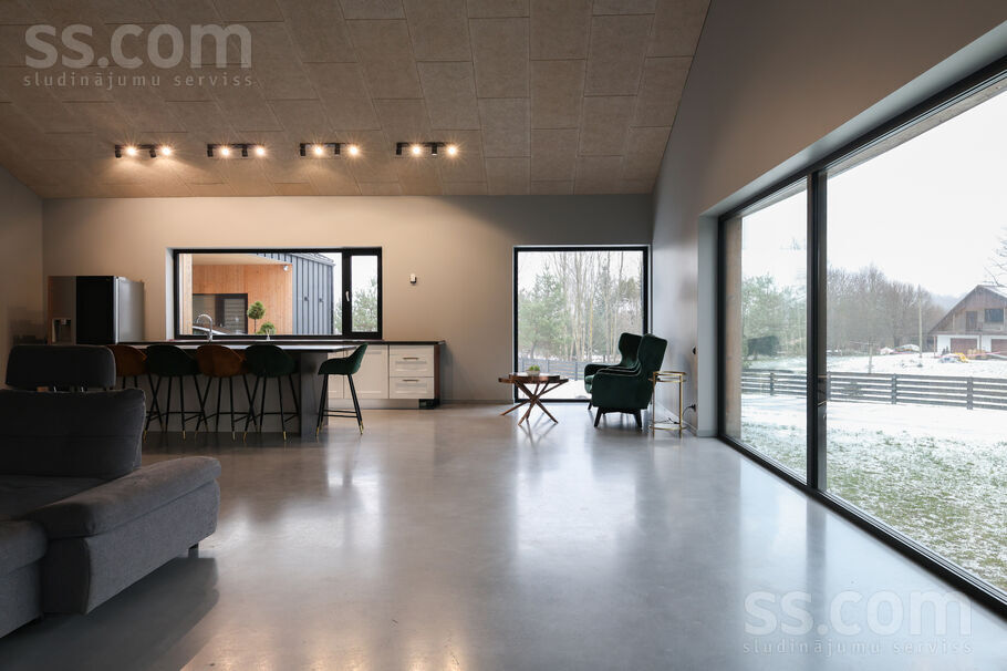 Saulesbrieži, Saulgoži, Rīgas rajons, Ķekavas pag. — maja