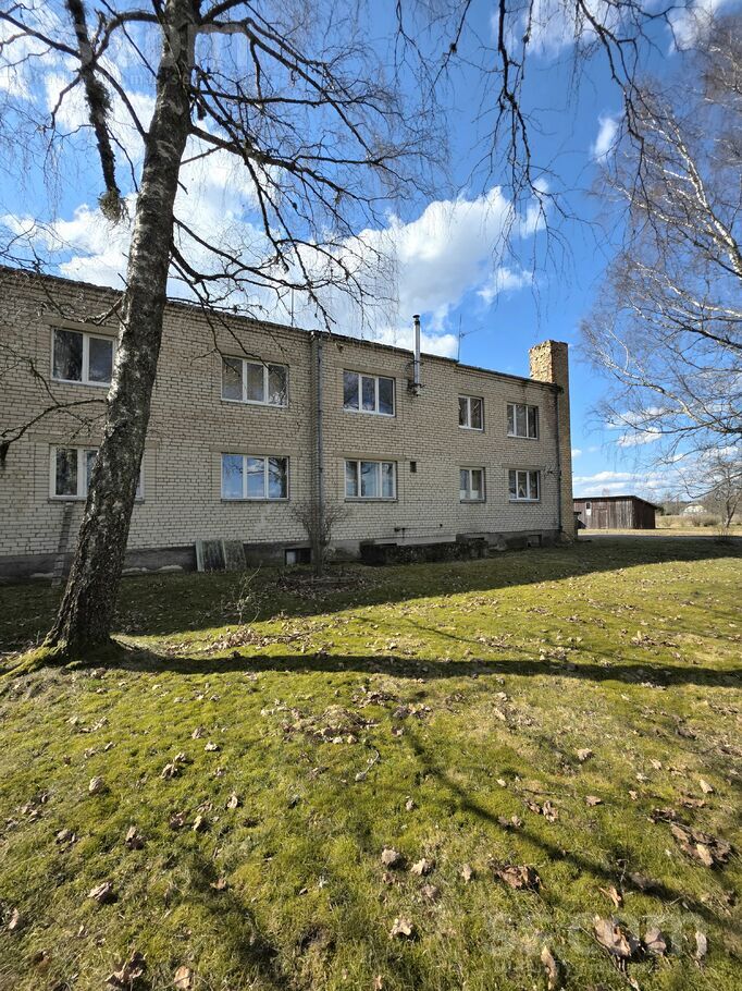 Kalnāres 2, Burtnieki, Valmiera un raj., Burtnieku pag. — dzivoklis