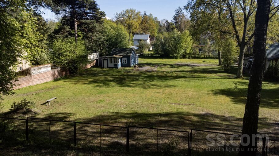 Aiviekstes iela 1, Jūrmala — zeme