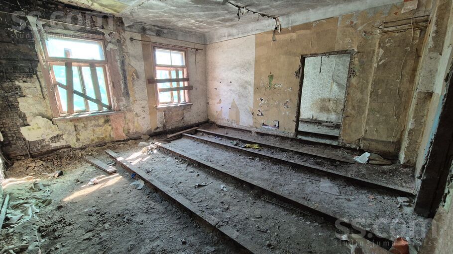 Dzirnavu 136, Rīga — maja