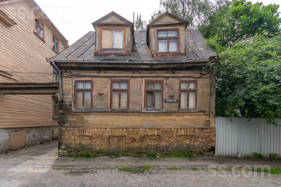 Latgales 99, Rīga — maja