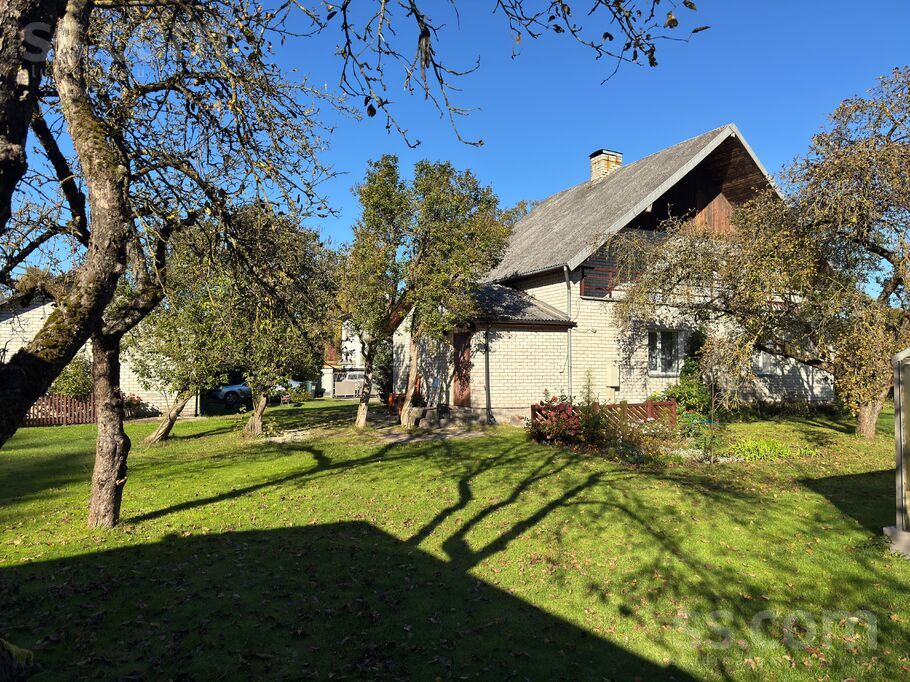 Zaļenieku 11, Rīga — maja