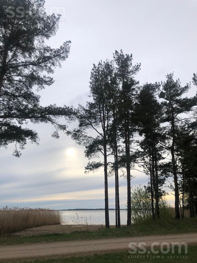 Ezerpils, Vilkakrogs, Rēzekne un raj., Kaunatas pag. — maja