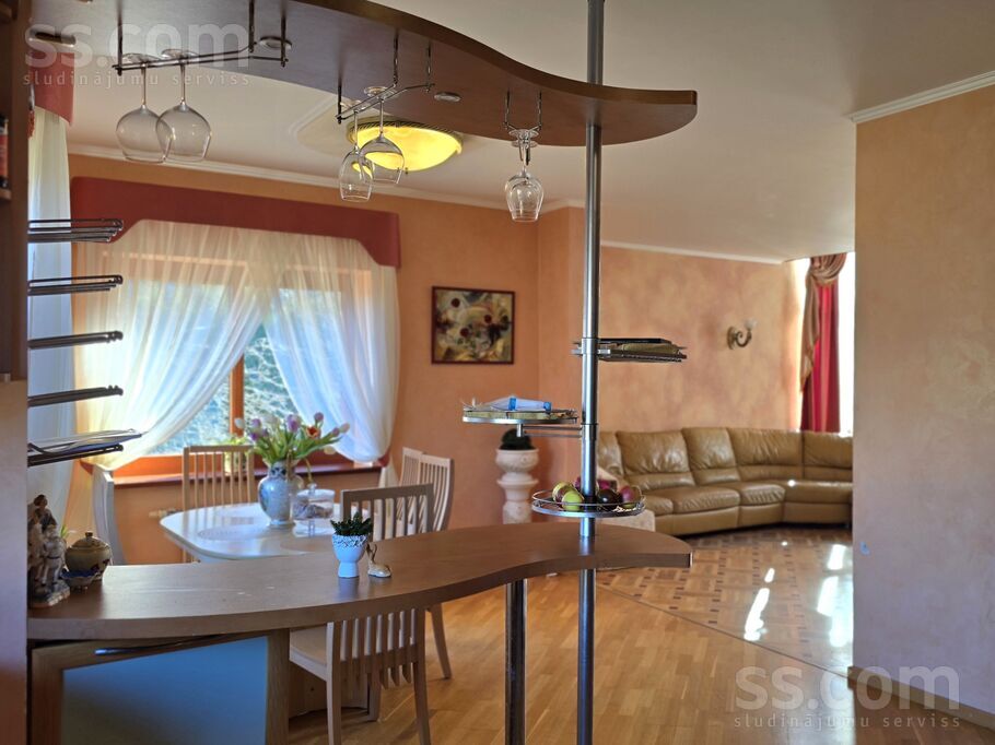 Ezermalas 24, Piņķi, Rīgas rajons, Babītes pag. — maja