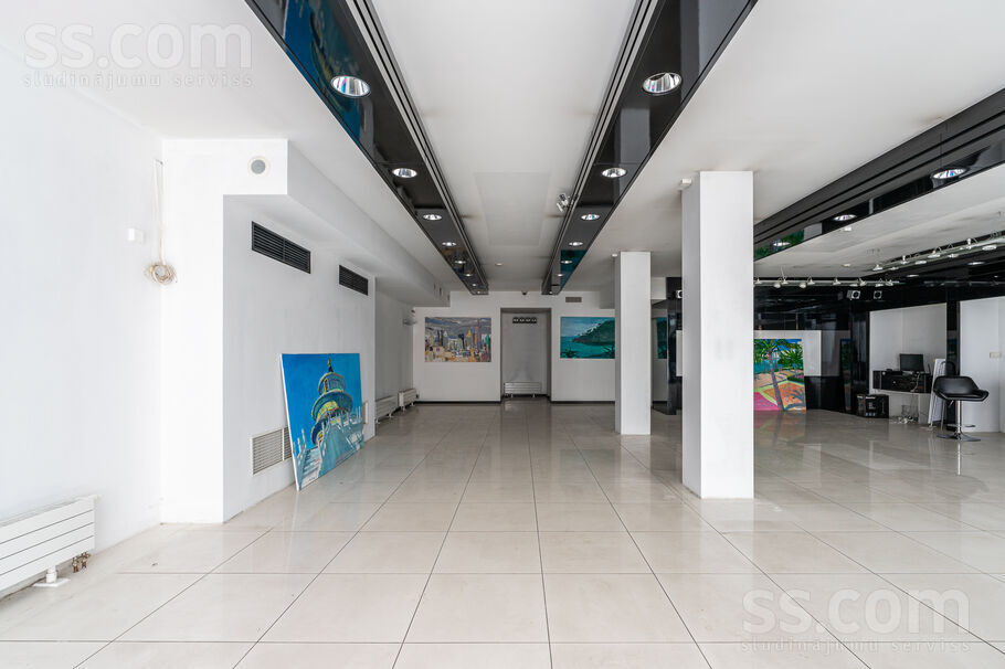 Vaļņu 4, Rīga, Vecrīga — telpa