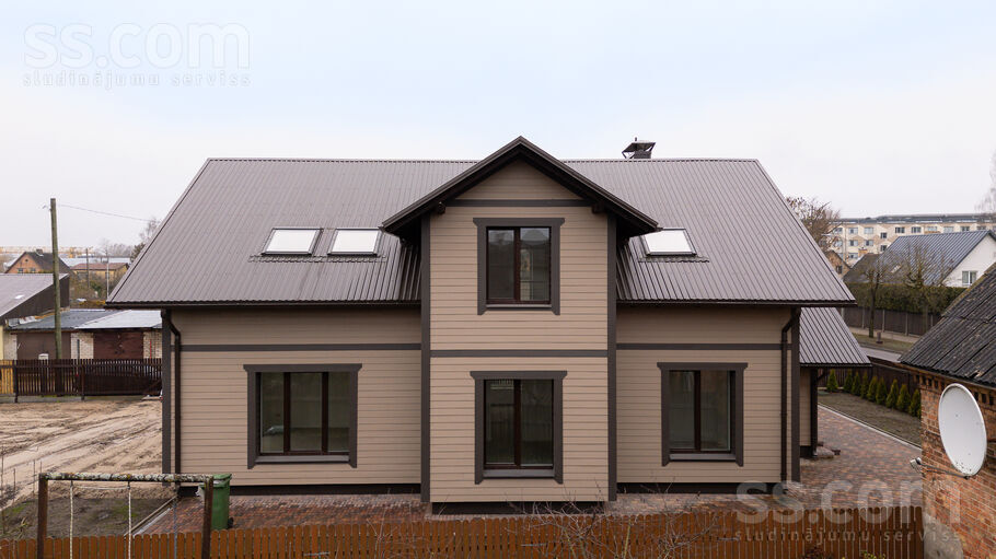 Rūpniecības iela 19, Jelgava un raj., Jelgava — maja