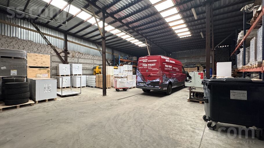 Brīvības gatve 445e, Rīga, Berģi — telpa