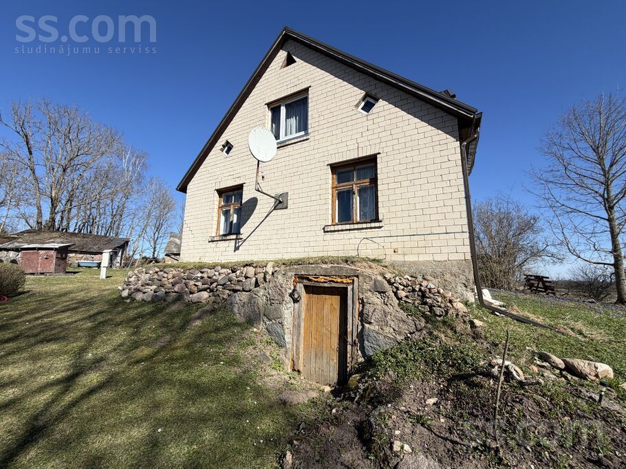 Lienes iela, Madona un raj., Madona — maja