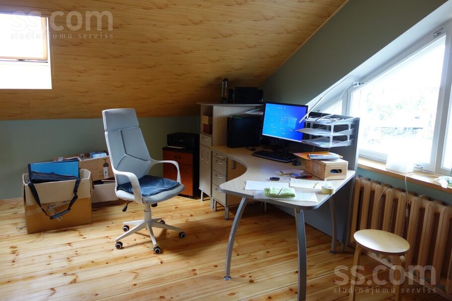 Upeņu iela 10, Rīgas rajons, Sigulda — maja