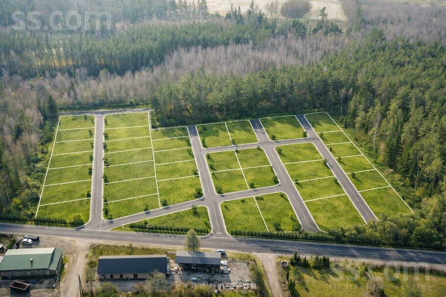 Sloku iela, Valmiera un raj., Valmiera — zeme