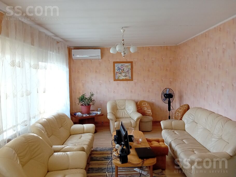 Alejas iela 6, Jāņmuiža, Cēsis un raj., Priekuļu pag. — maja