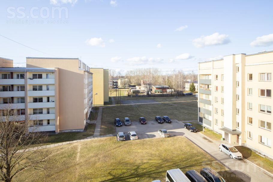 Viestura laukums 7, Viestura laukums, Valmiera un raj., Valmieras pag. — dzivoklis