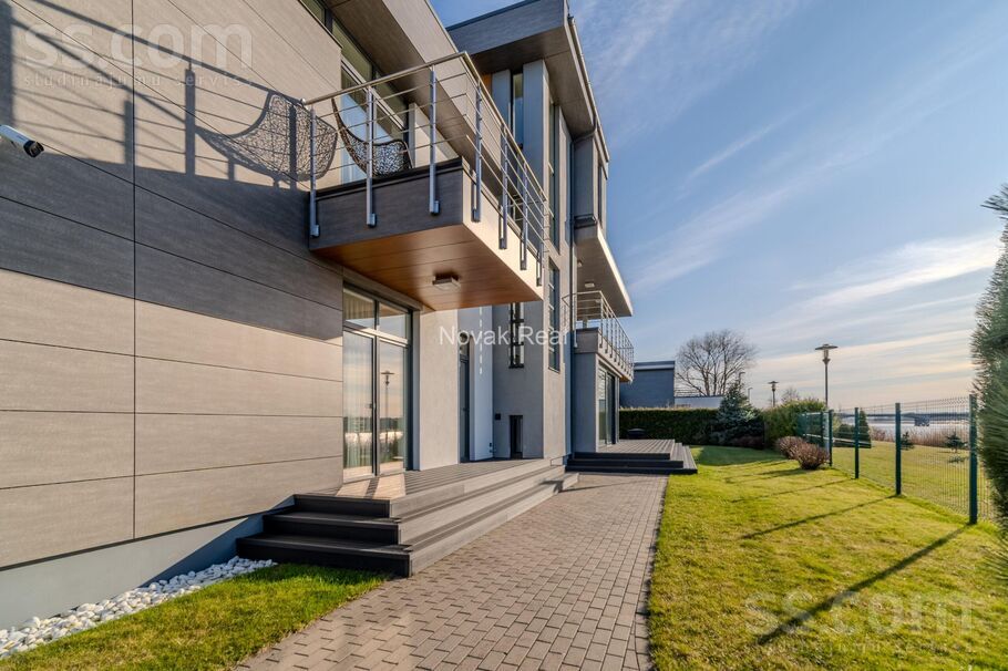 Laipu iela 2, Jūrmala — maja