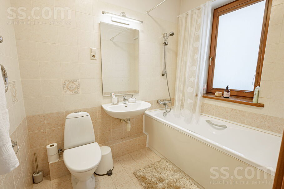 Jūrkalnes 75, Rīga — maja