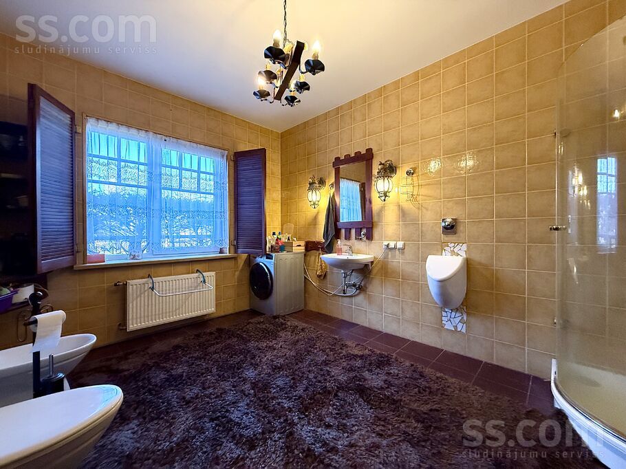 Planīcas 13, Rīga — maja