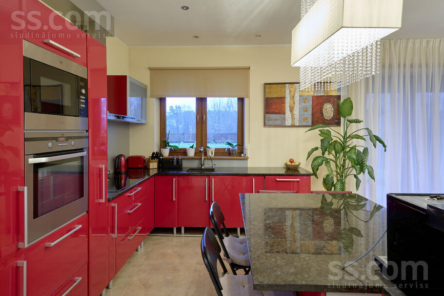 Beberbeķu 7. l., Rīga — maja