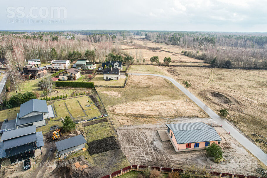 Āraišu 11, Rīgas rajons, Baloži — zeme