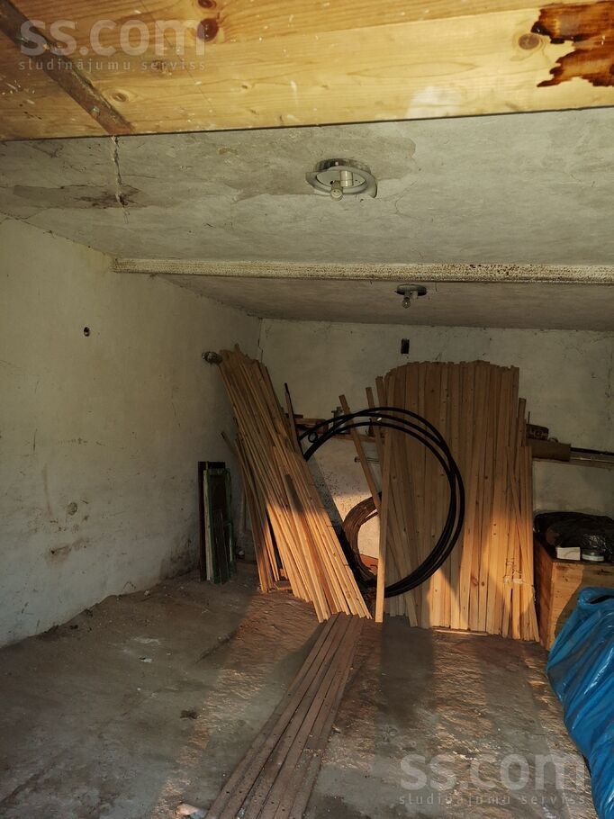 Kalnsētu garāžas 1k 5, Saldus un raj., Saldus — telpa