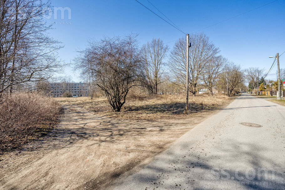 Misas 27, Rīga — zeme