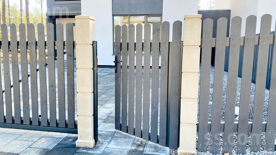 Dzintaru iela 4, Berģi, Rīgas rajons, Garkalnes nov. — maja