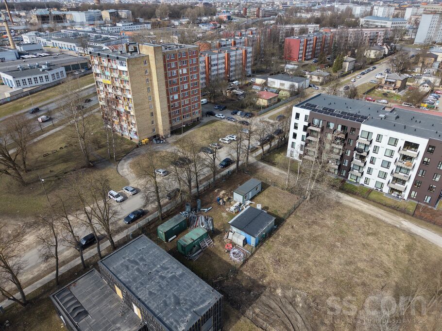 Nīcgales bn, Rīga — zeme