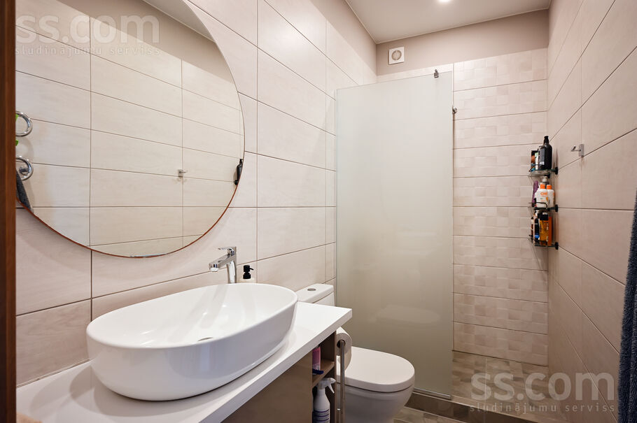 Mango iela 1, Mežāres, Rīgas rajons, Babītes pag. — maja