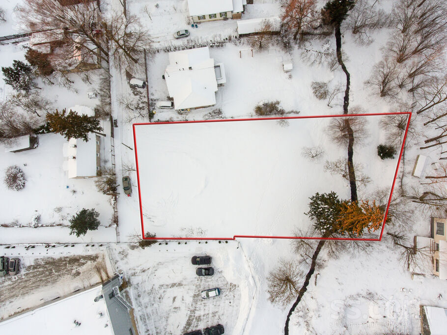 Rudbāržu 1, Rīga — zeme