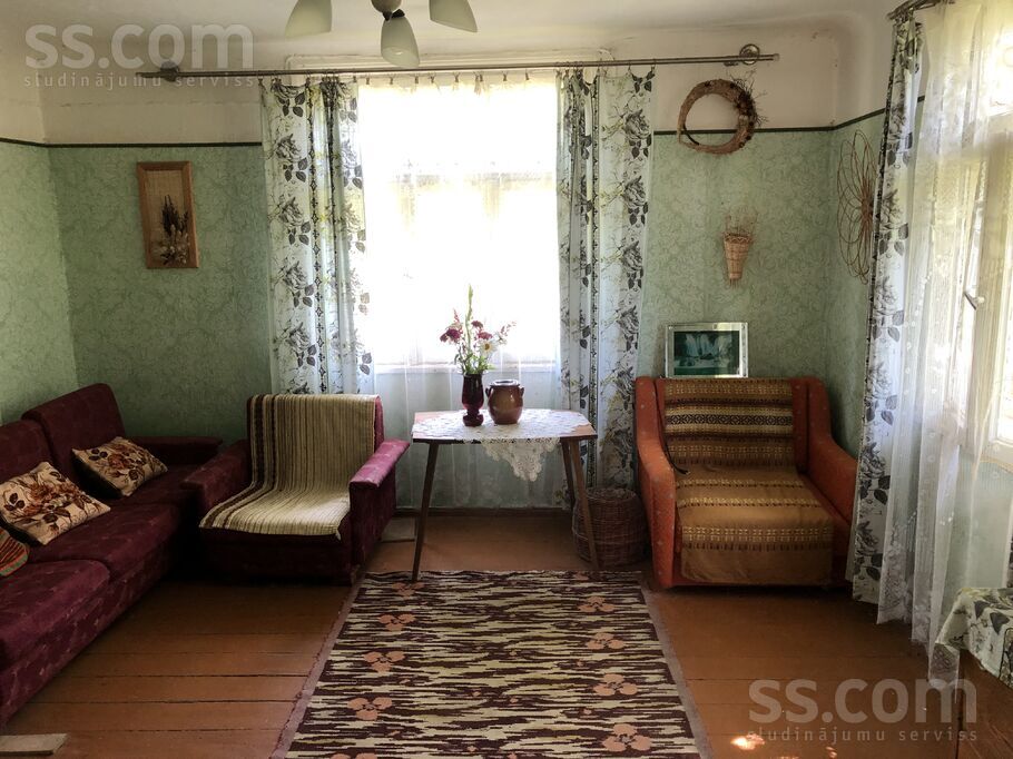 Dārza iela 13, Vecbāta, Liepāja un raj., Vaiņodes pag. — maja