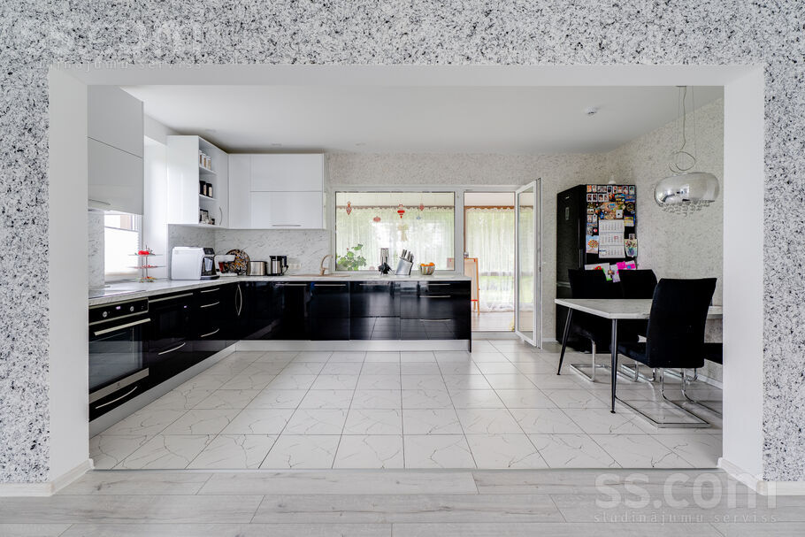 Cālīši, Jelgava un raj., Jelgava — maja