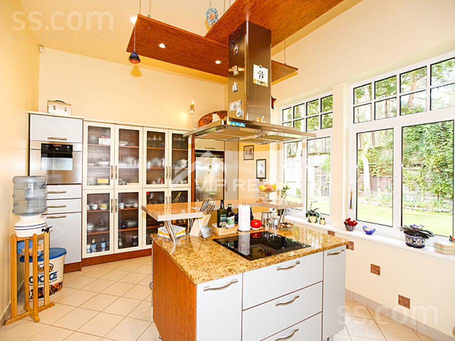 Edinburgas pr. 69, Jūrmala — maja