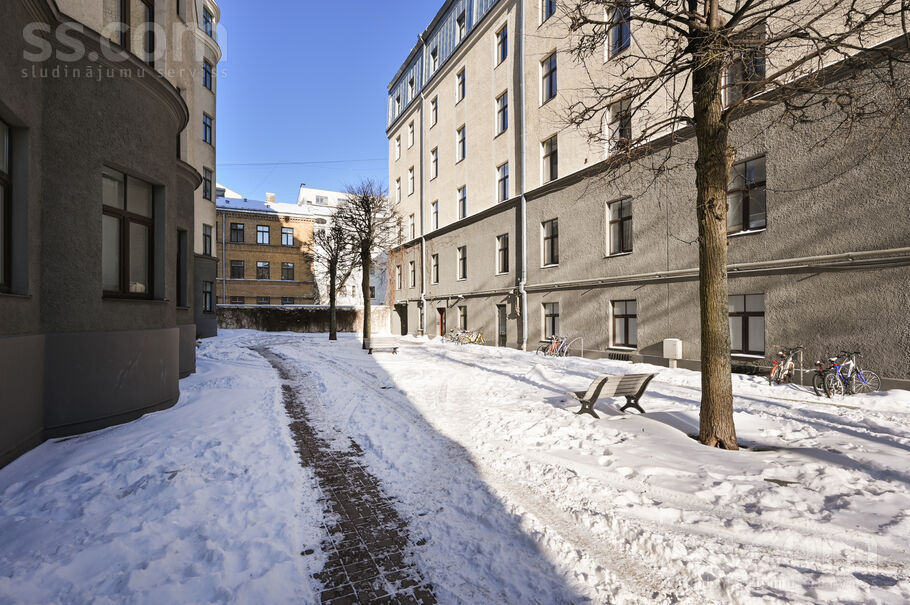 Pulkv. Brieža 7, Rīga — dzivoklis